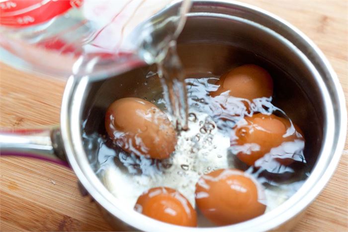 how to hard boil eggs