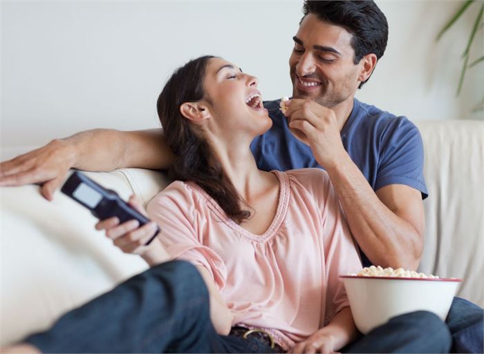 romance couple snacking