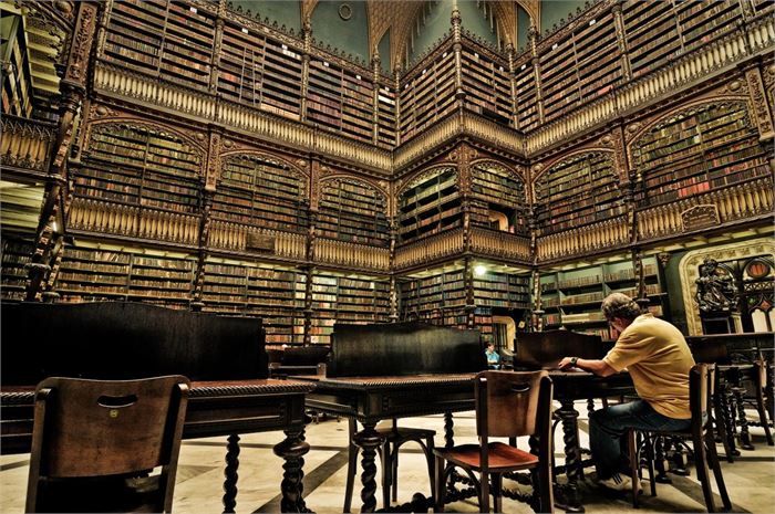 signs of a bibliophile