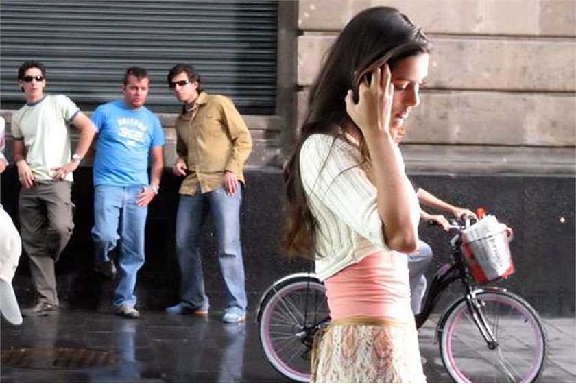 The creepy pick up lines girls hear in India