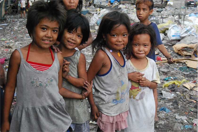What are the causes of poverty in the Philippines?