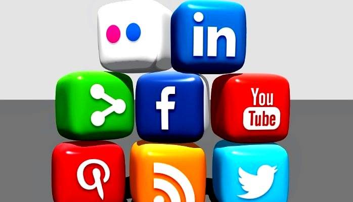 People use social media only for bragging about material things or complaining about life.