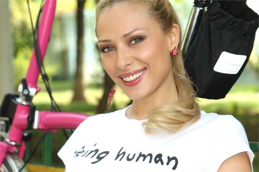 Iulia Vantur gets deeper into salman’s life, invades Being Human
