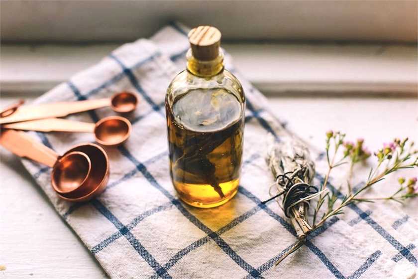 A simple method for making your own massage oil