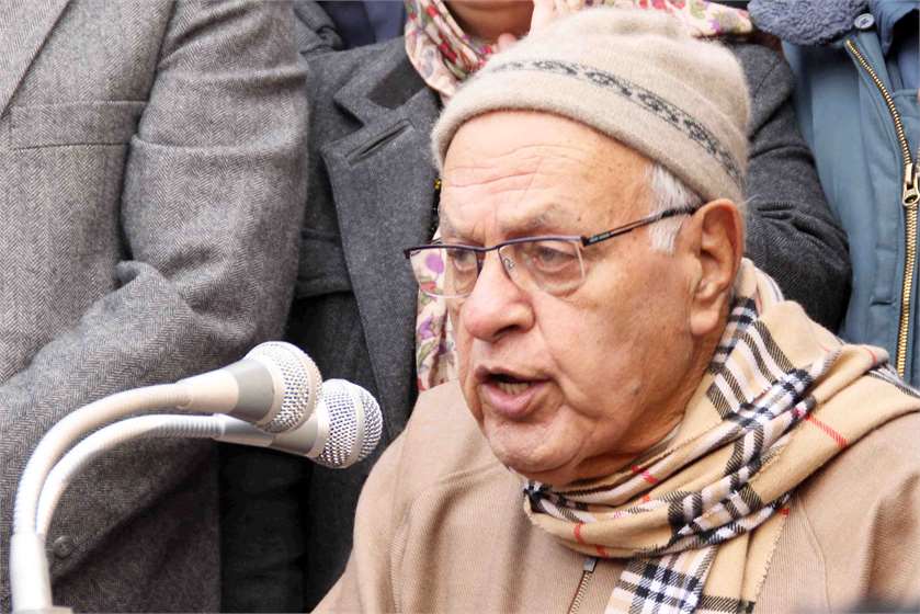 Farooq Abdullah backs stone pelters in Kashmir