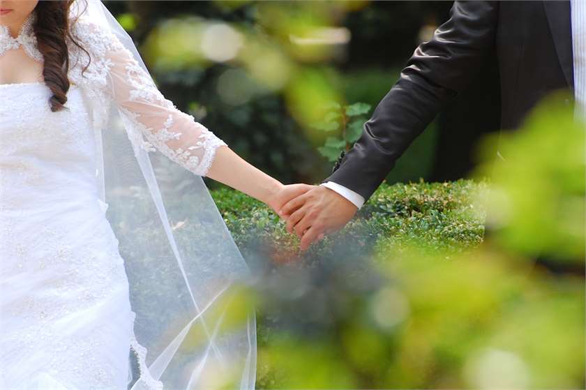 What is the best age for a man or woman to get married?