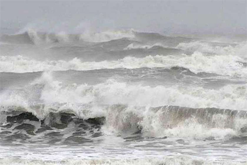 10 Pictures Capturing Devastation & Turmoil By Cyclone Mora
