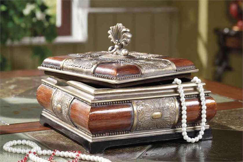 Do you know how to declutter your jewellery box ?