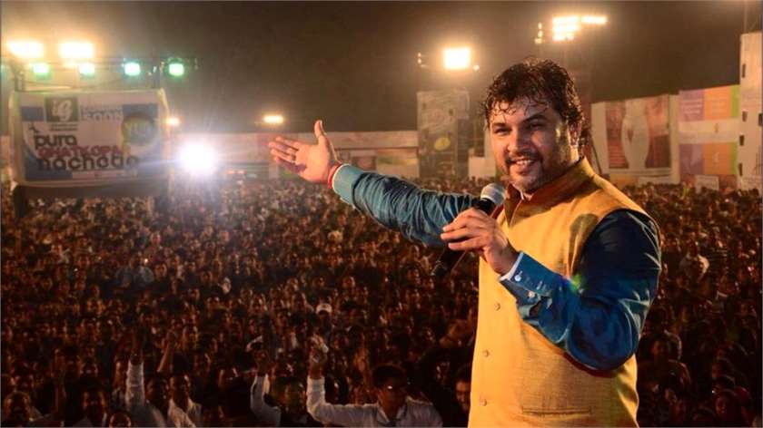 About Kirtidan Gadhvi