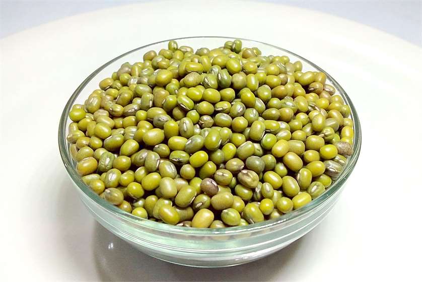 5 Amazing Beauty Benefits Of Green Gram