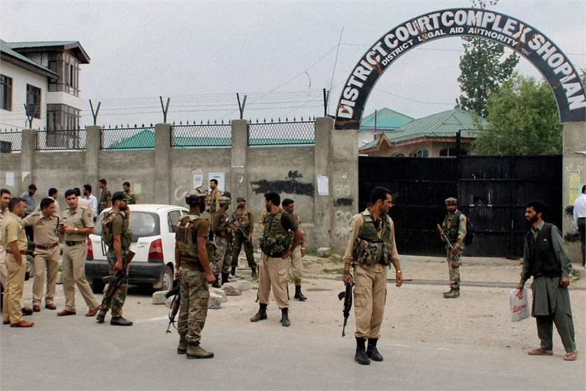 13 Security Personnel Wounded In 6 Grenade Attacks In Kashmir