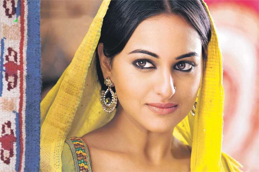 Bollywood Trivia: 7 Interesting Facts About Sonakshi Sinha