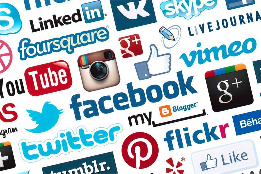 Signs That You Are Addicted To Social Media "Likes" & How To Deal With It