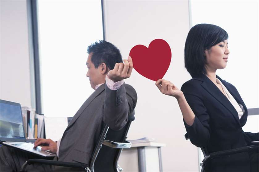 7 Reasons You Shouldn't Date Your Colleague