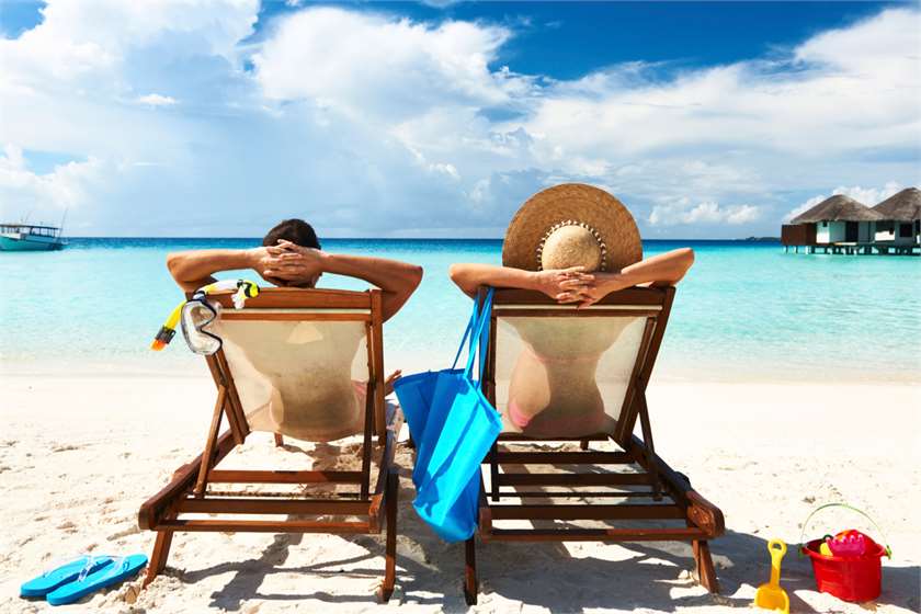 Wait or Not to Wait: When to Go on the Honeymoon?