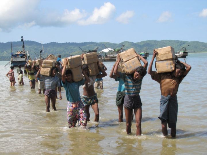 What are the names of the help groups that are providing aid to Bangladesh from Rohingya flood?